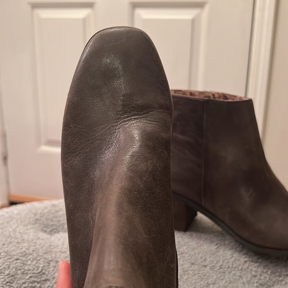 Lucky brand dark brown leather booties - Picture 2 of 5